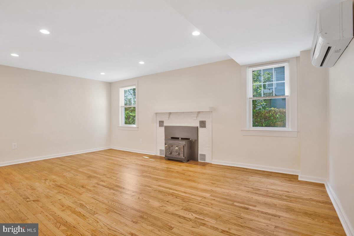 712 Red Cedar Rd