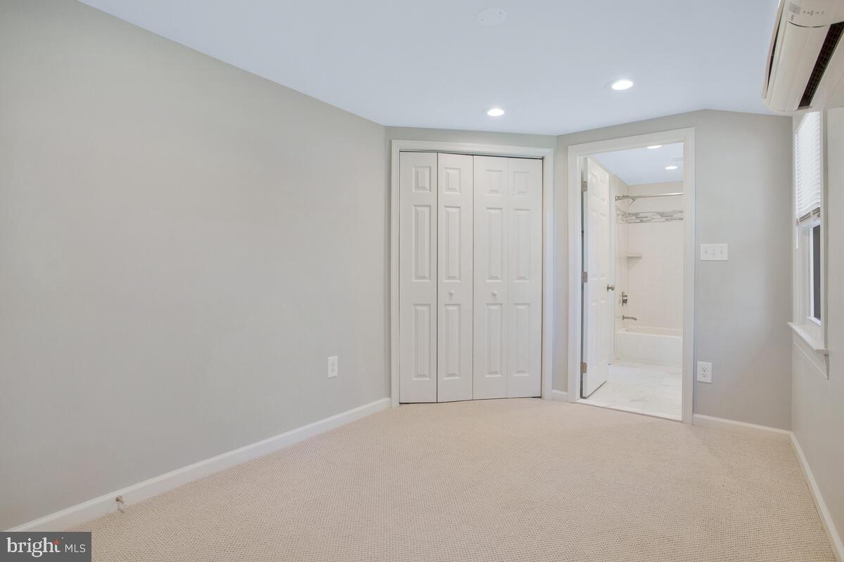 712 Red Cedar Rd