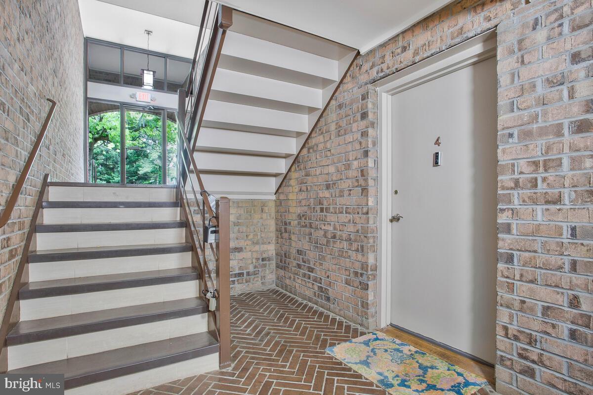 11 Silverwood Cir #4