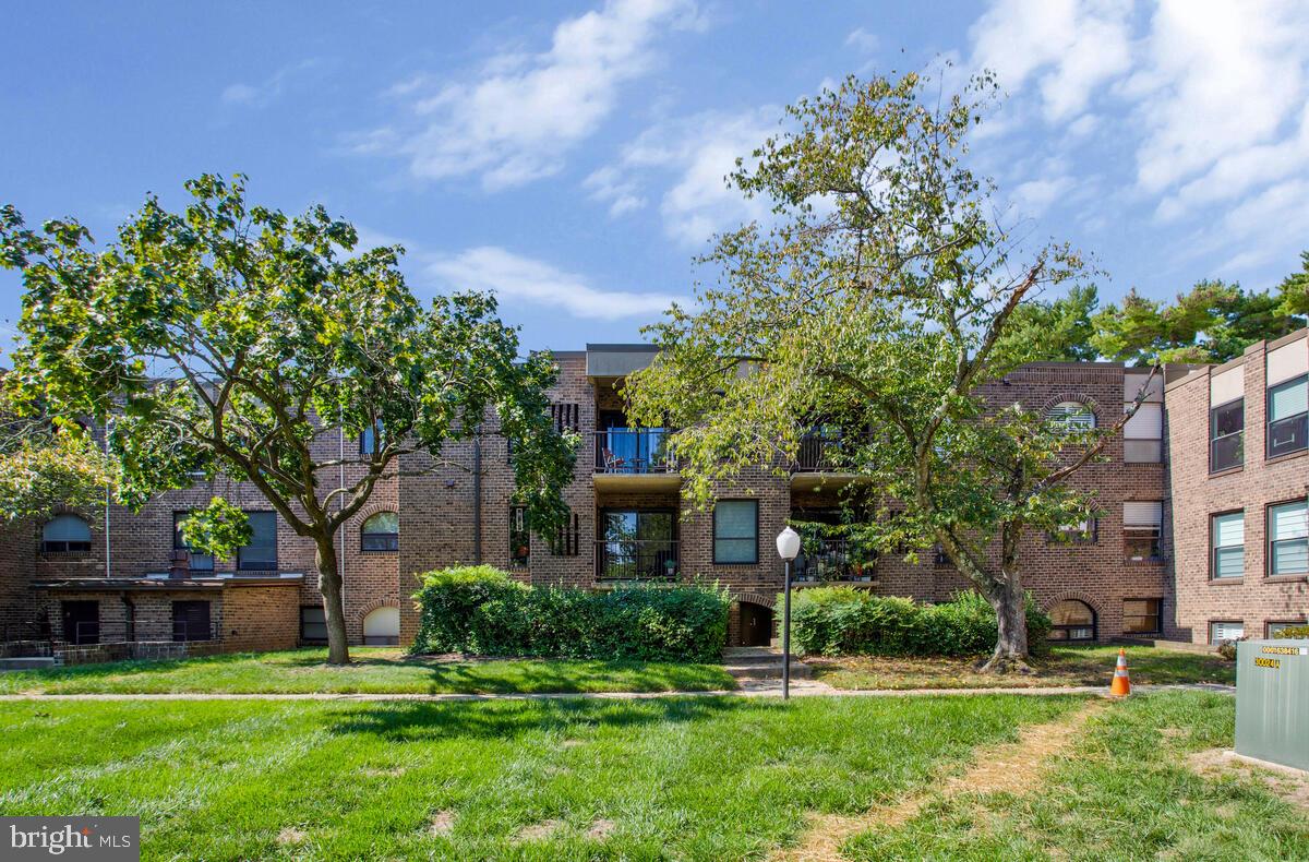 1 Silverwood Cir #10