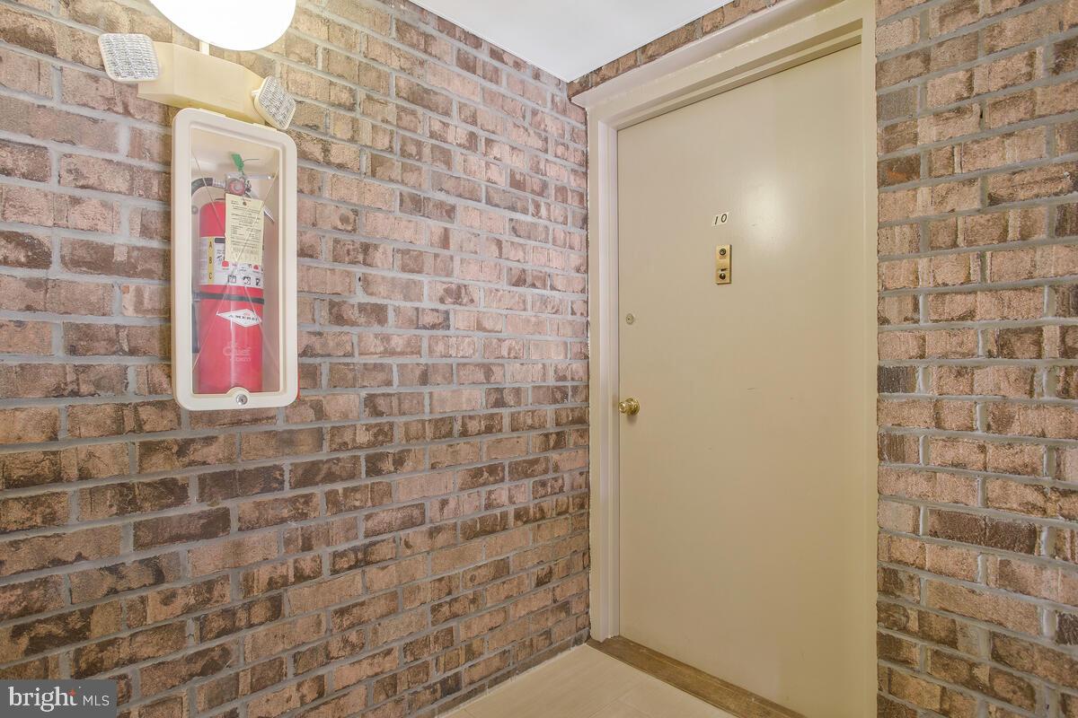 1 Silverwood Cir #10