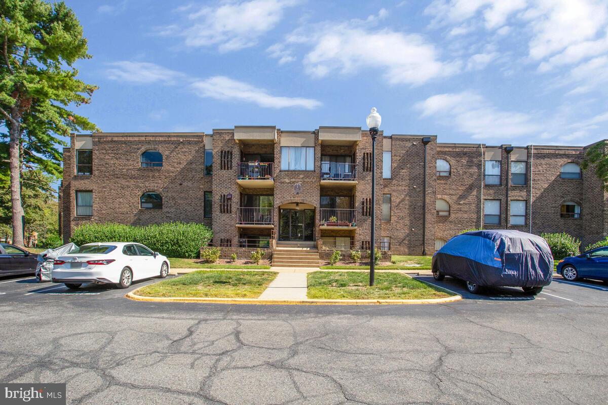 1 Silverwood Cir #10