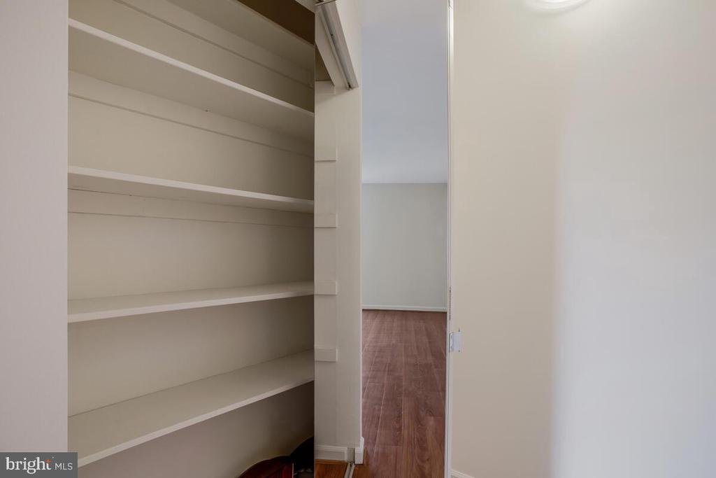 1 Silverwood Cir #10