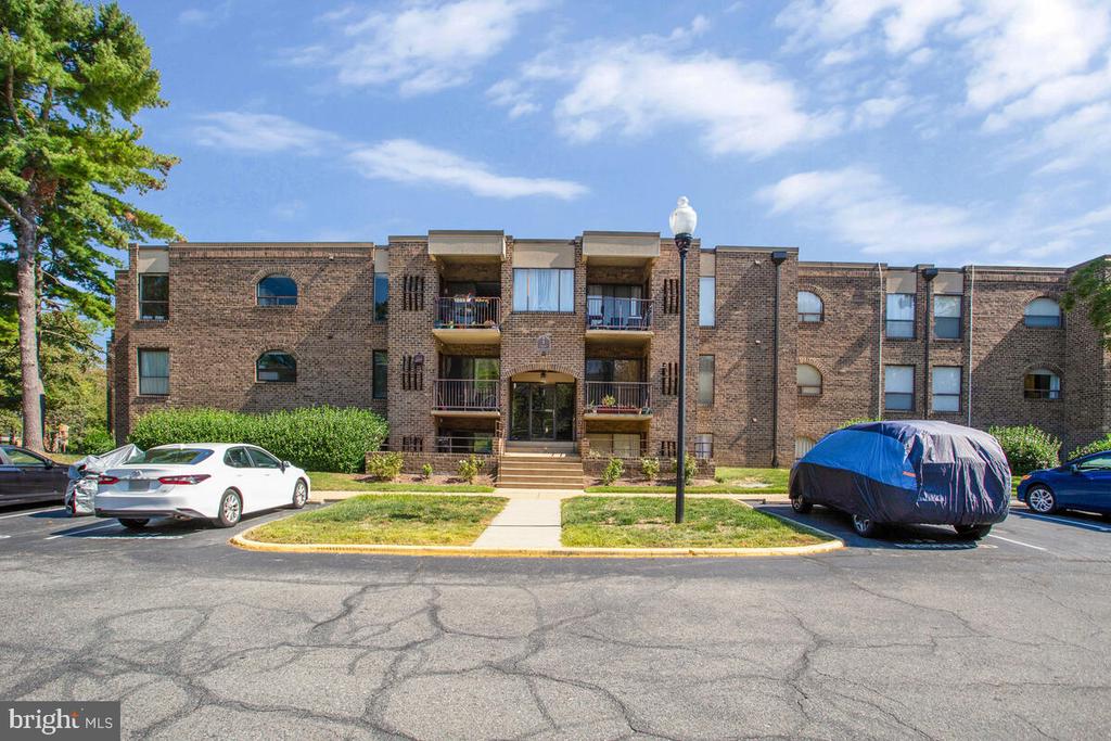 1 Silverwood Cir #10