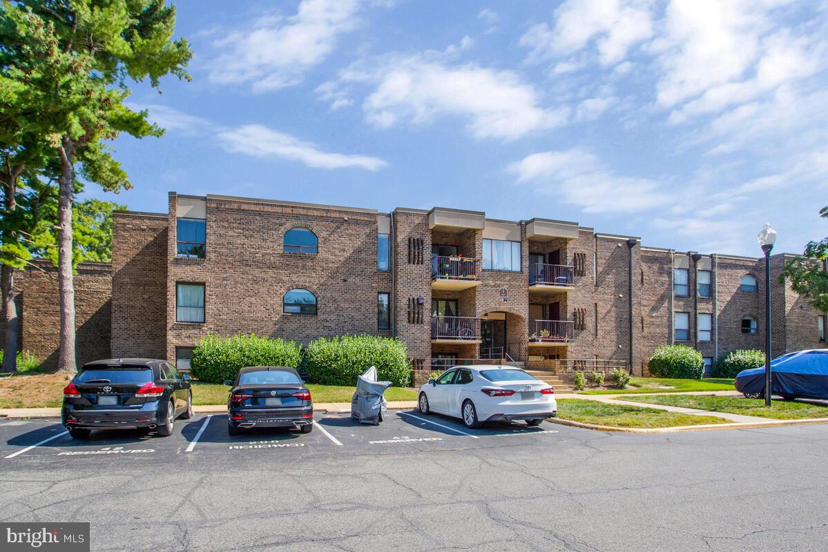 1 Silverwood Cir #10