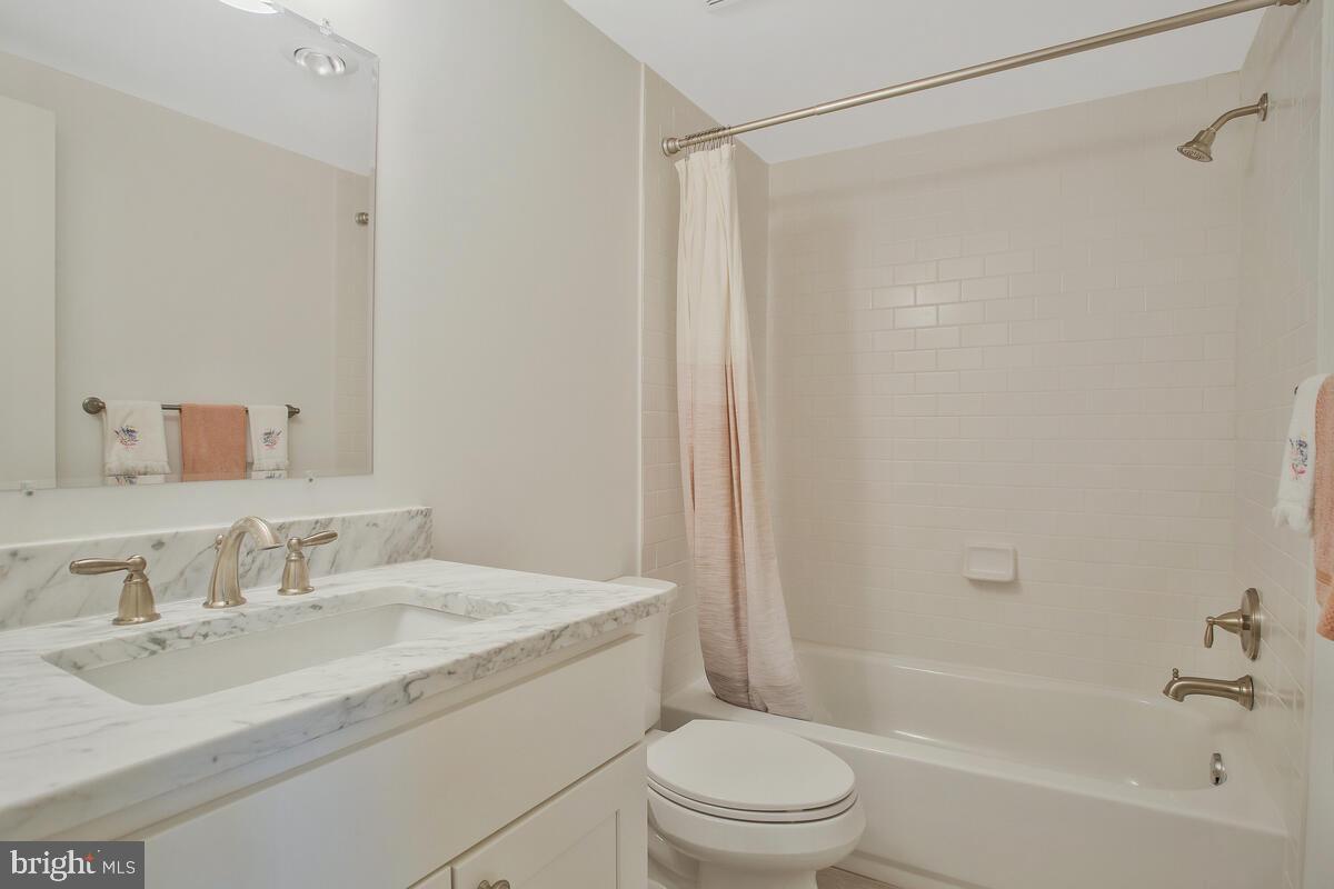 1 Silverwood Cir #10