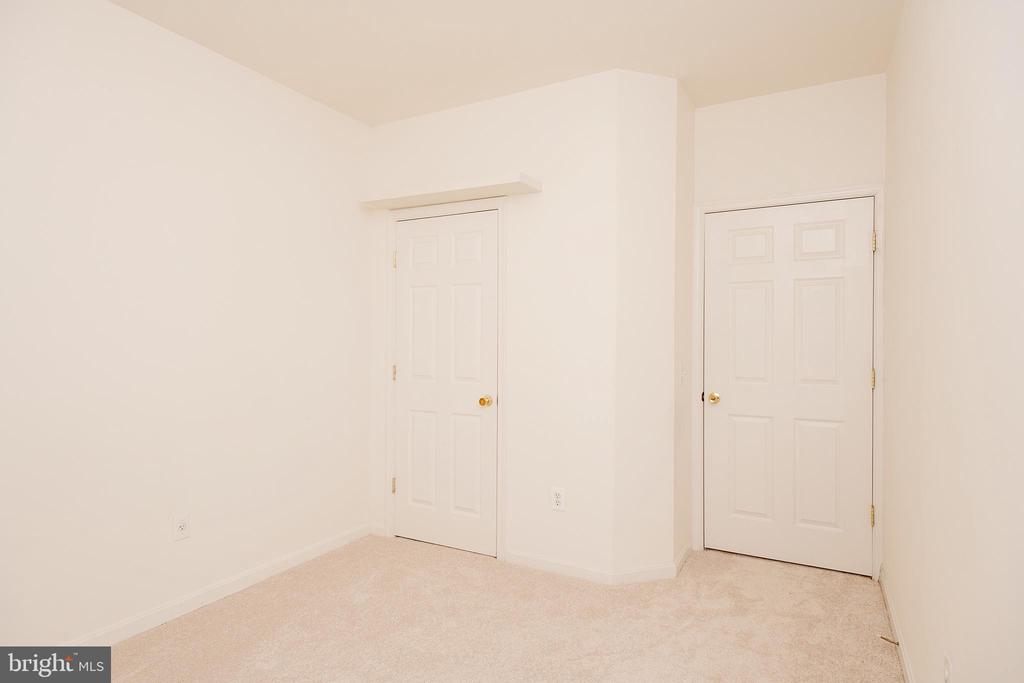 33 HARBOUR HEIGHTS DR #33