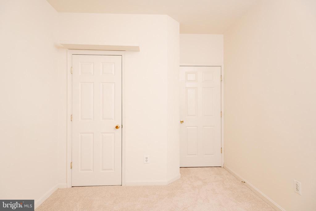 33 HARBOUR HEIGHTS DR #33