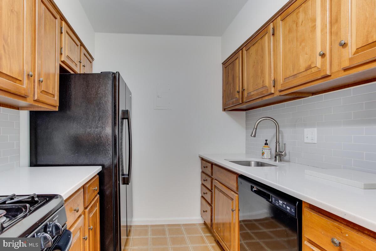 15 Silverwood Cir #11