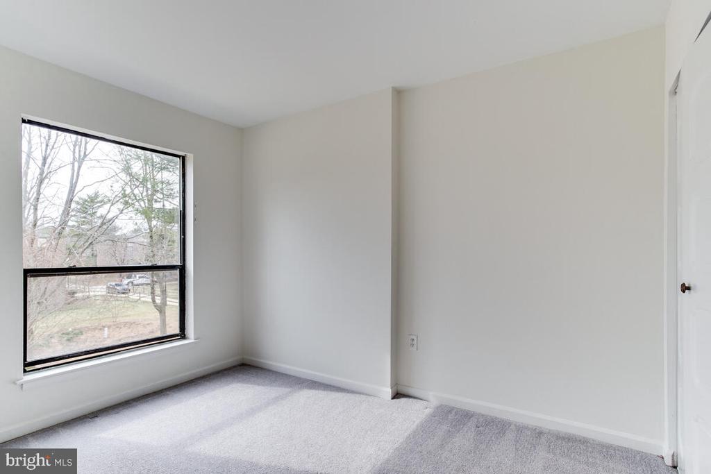 15 Silverwood Cir #11