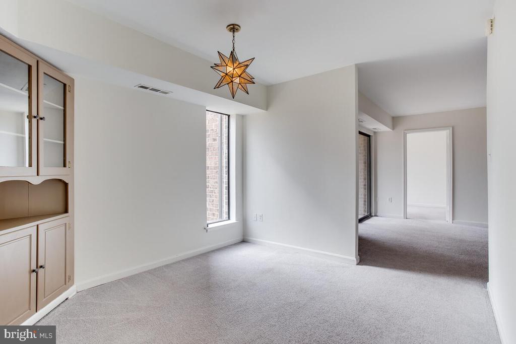 15 Silverwood Cir #11