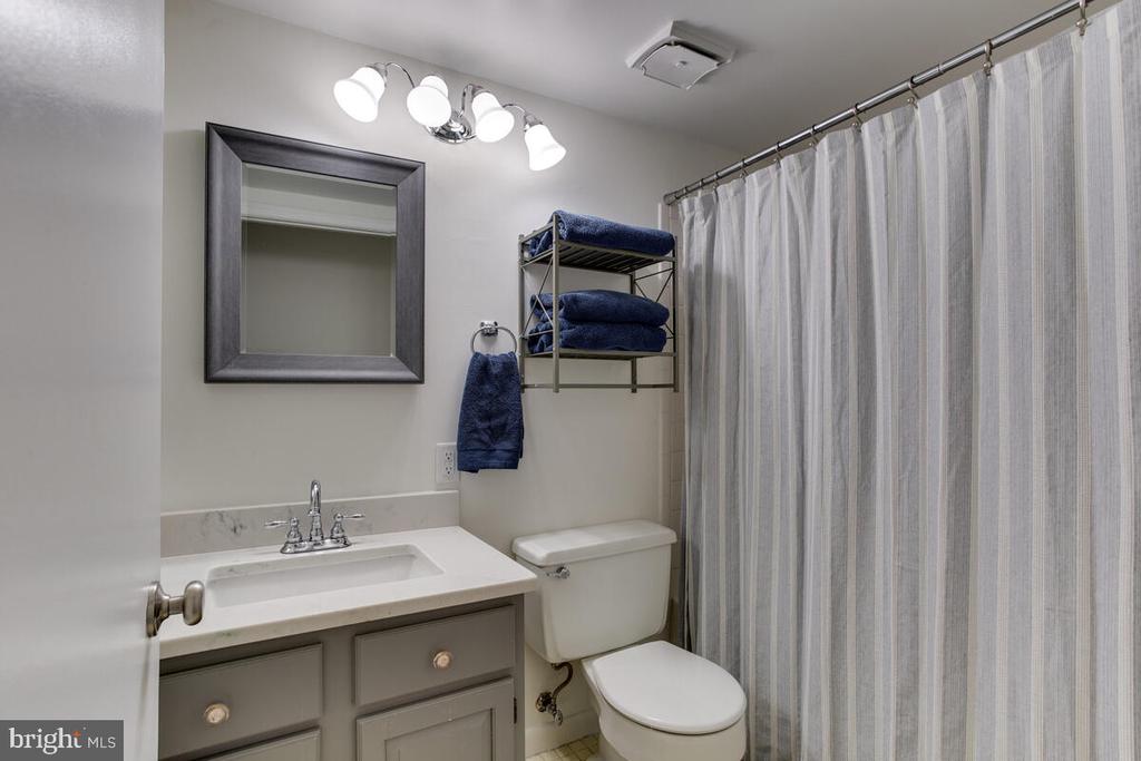 15 Silverwood Cir #11