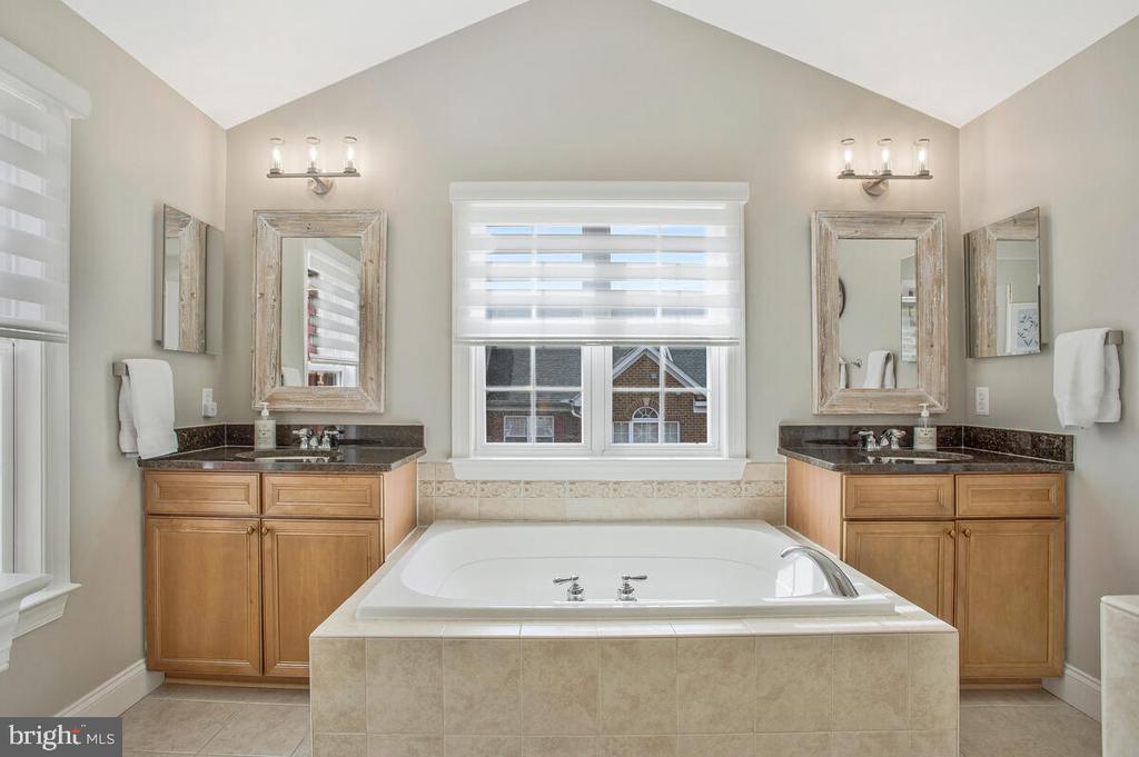 2707 Merlot Ln