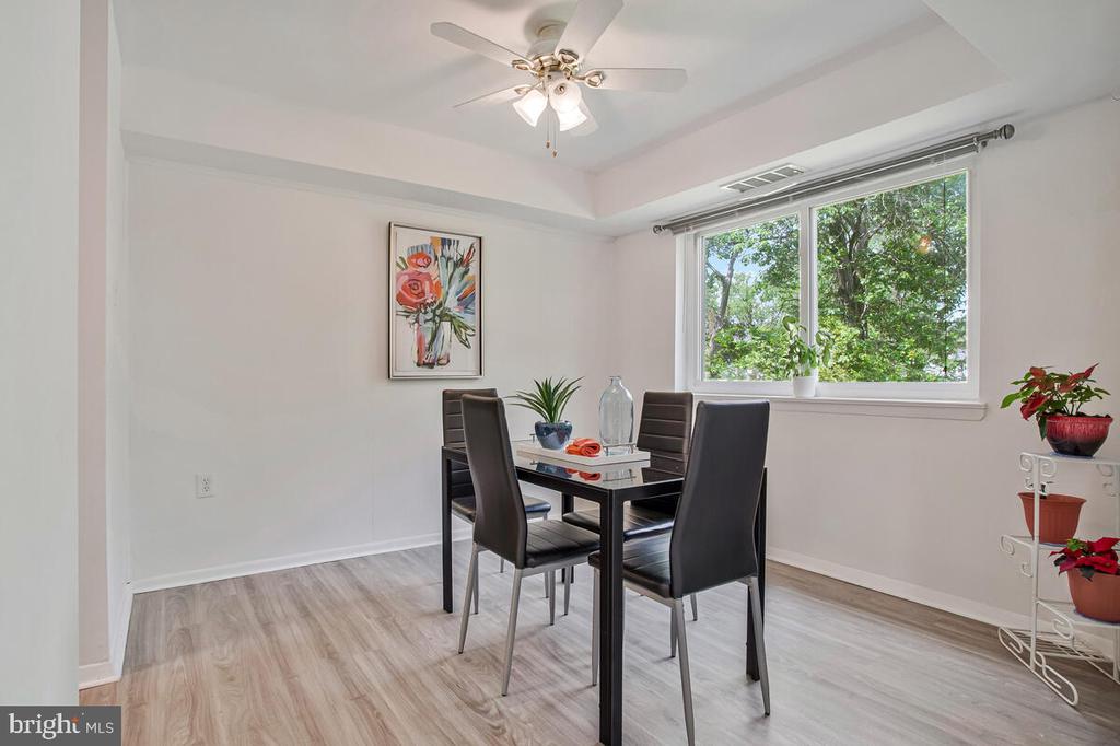 211-B Victor Pkwy #B