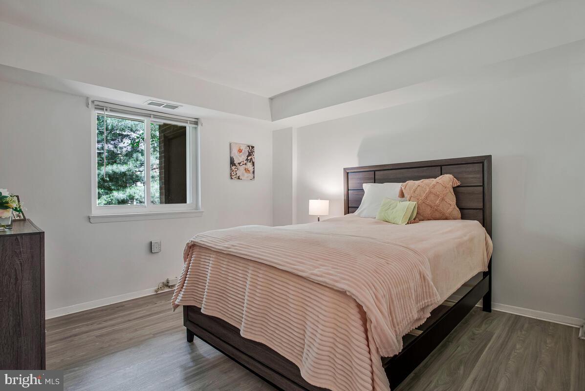 211-B Victor Pkwy #B