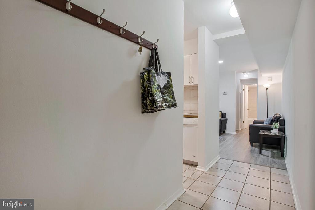 211-B Victor Pkwy #B