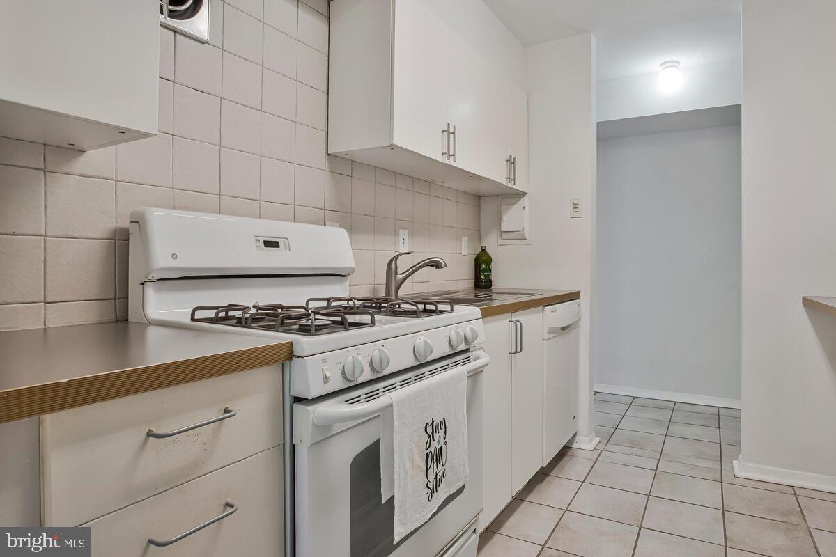 211-B Victor Pkwy #B