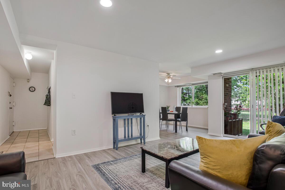 211-B Victor Pkwy #B