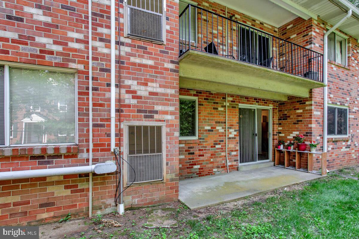 211-B Victor Pkwy #B