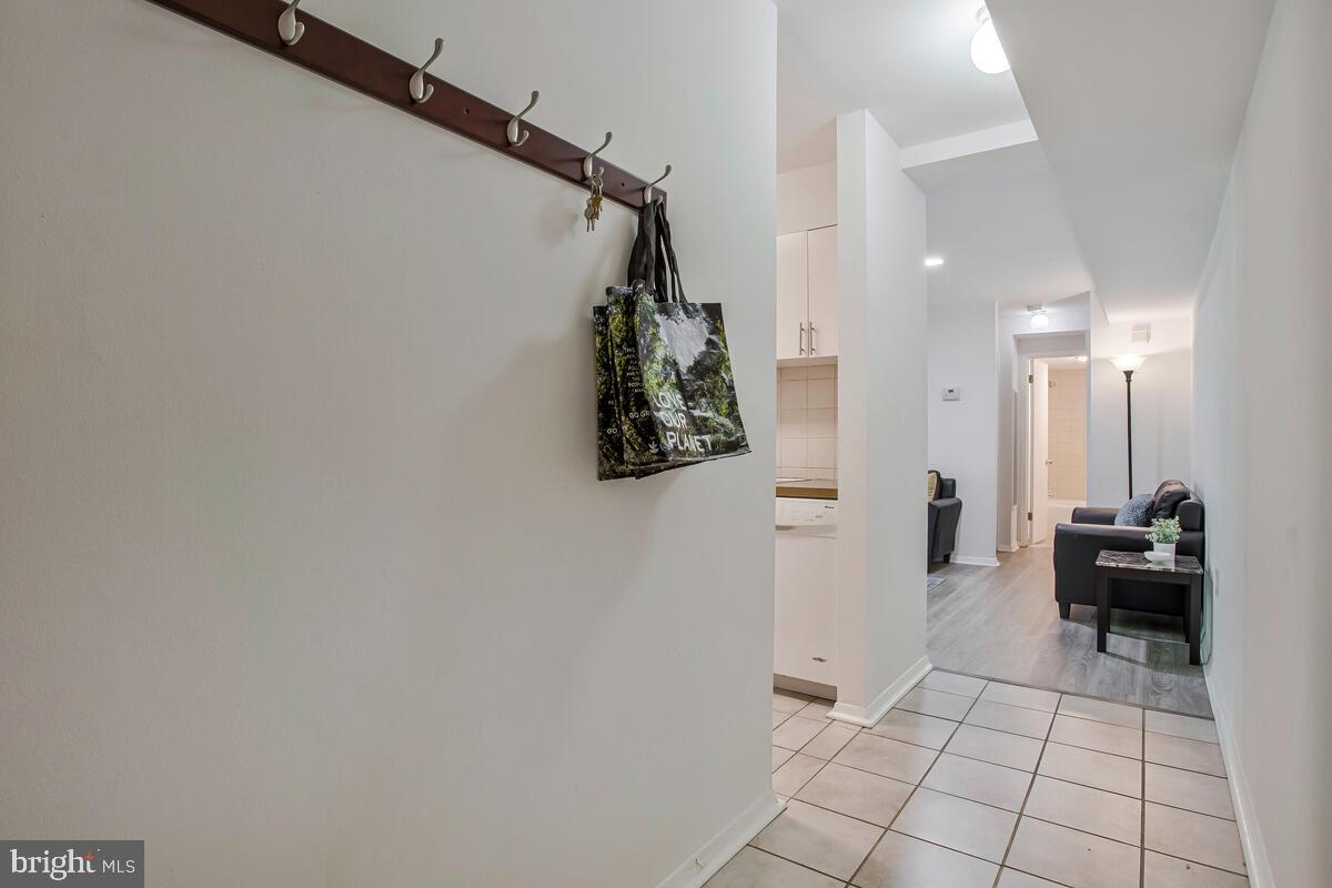 211-B Victor Pkwy #B