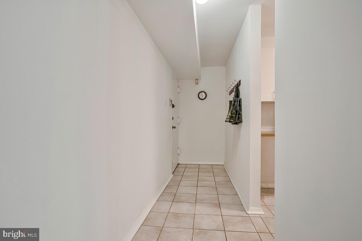 211-B Victor Pkwy #B