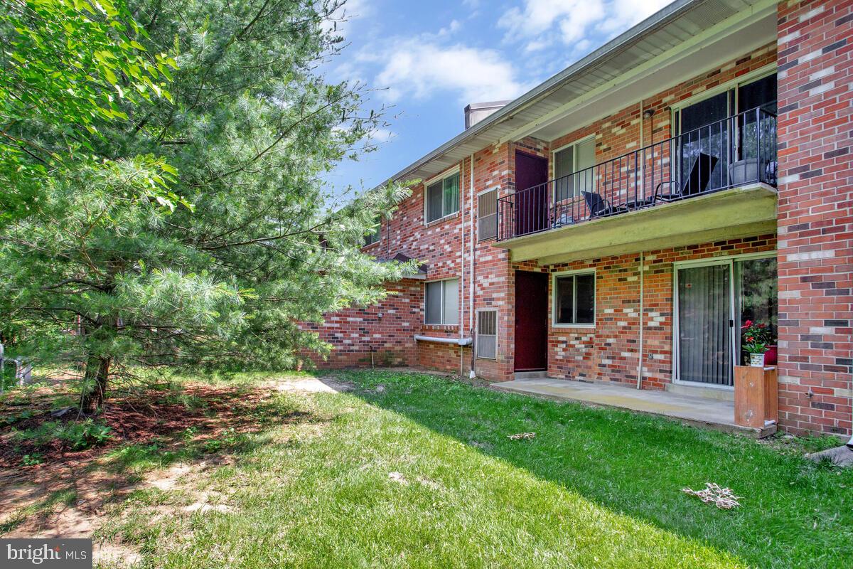 211-B Victor Pkwy #B