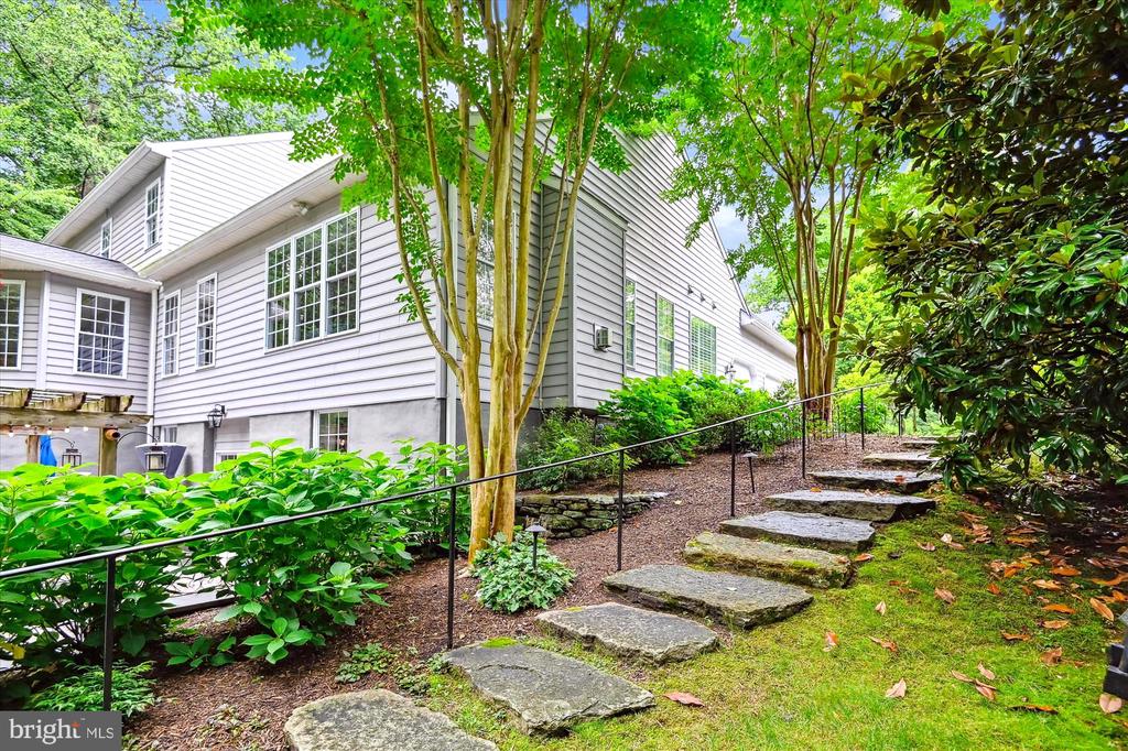 1180 GUMBOTTOM ROAD