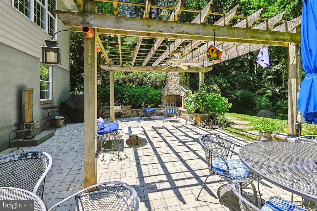 1180 GUMBOTTOM ROAD