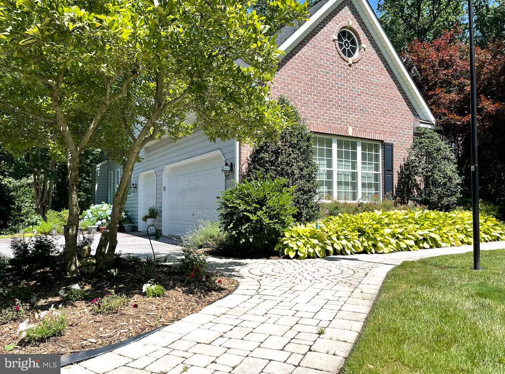 1180 GUMBOTTOM ROAD