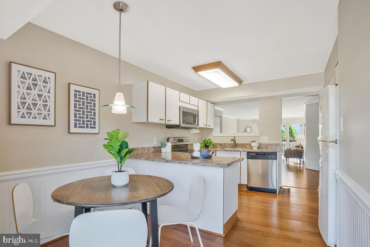 7002 CHANNEL VILLAGE COURT 101