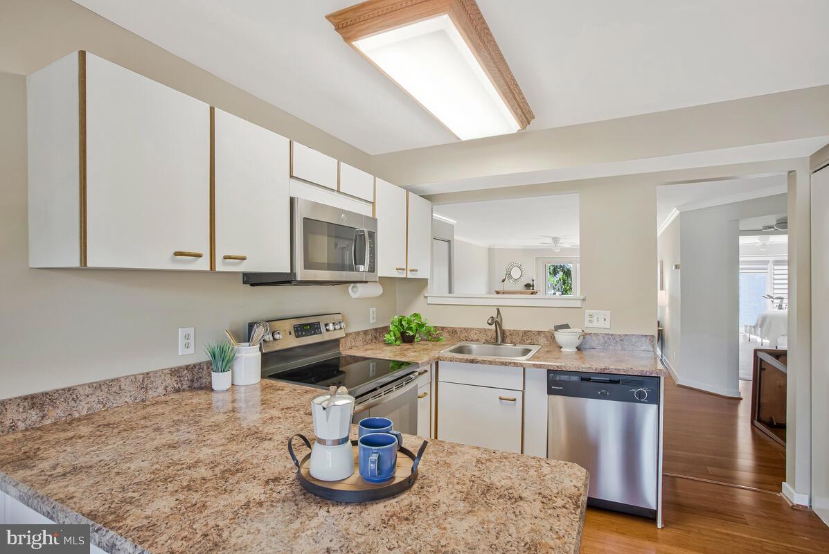 7002 CHANNEL VILLAGE COURT 101