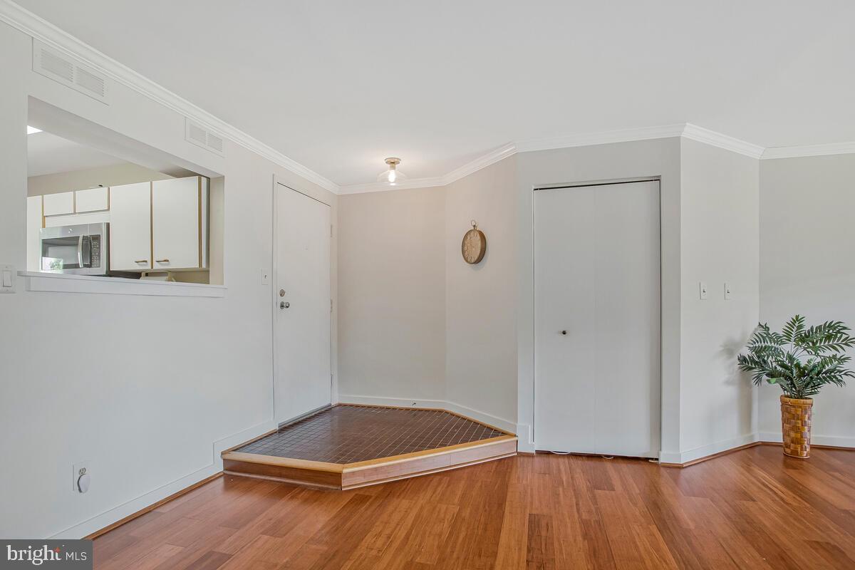 7002 CHANNEL VILLAGE COURT 101