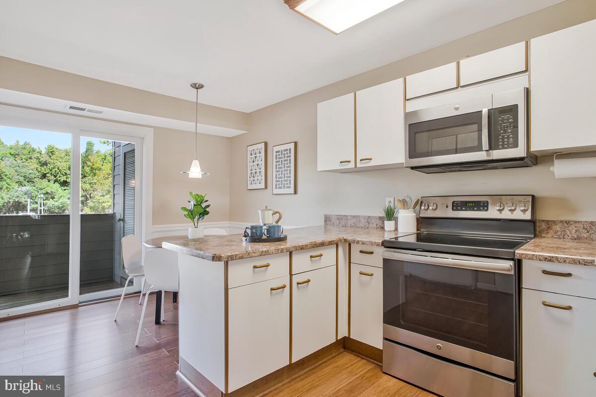 7002 CHANNEL VILLAGE COURT 101