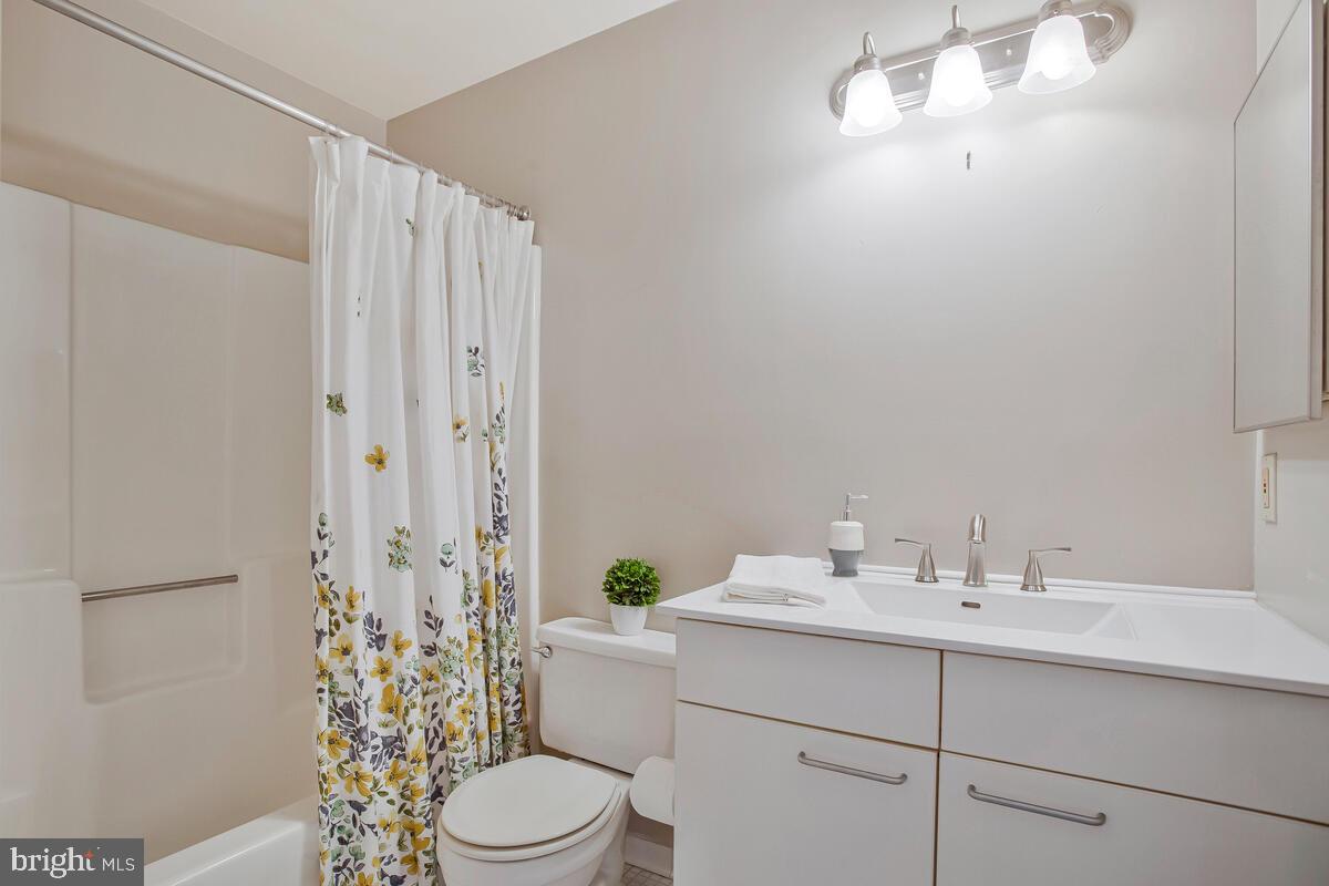 7002 CHANNEL VILLAGE COURT 101