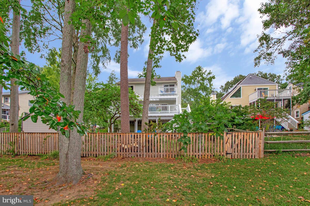 1193 BAY HIGHLANDS DRIVE