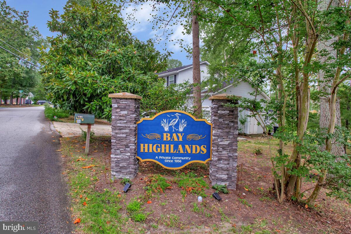 1193 BAY HIGHLANDS DRIVE