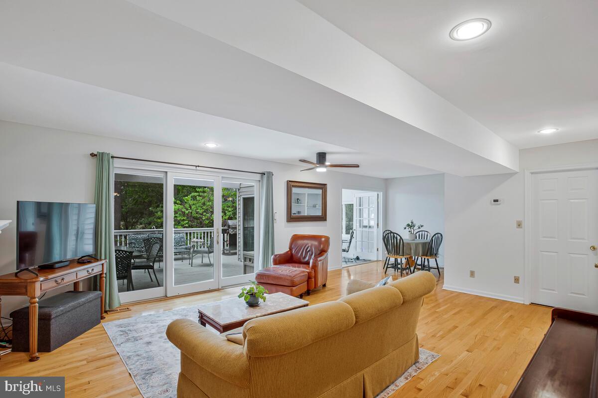 1193 BAY HIGHLANDS DRIVE
