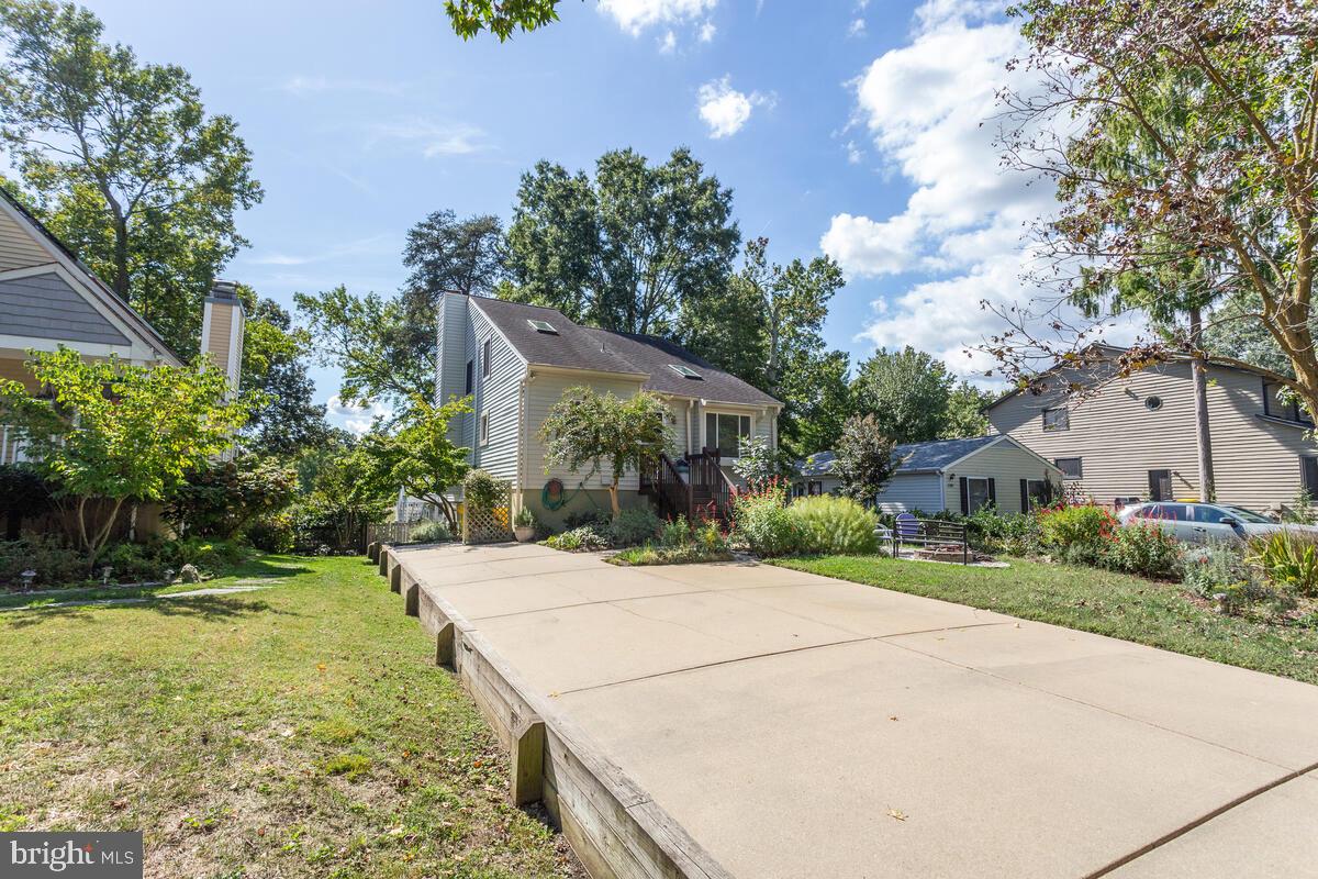 1193 BAY HIGHLANDS DRIVE