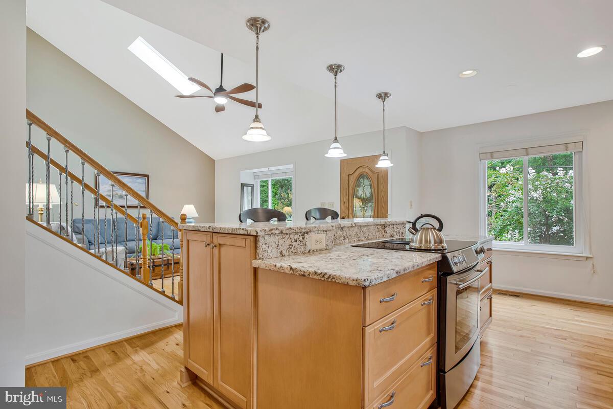 1193 BAY HIGHLANDS DRIVE