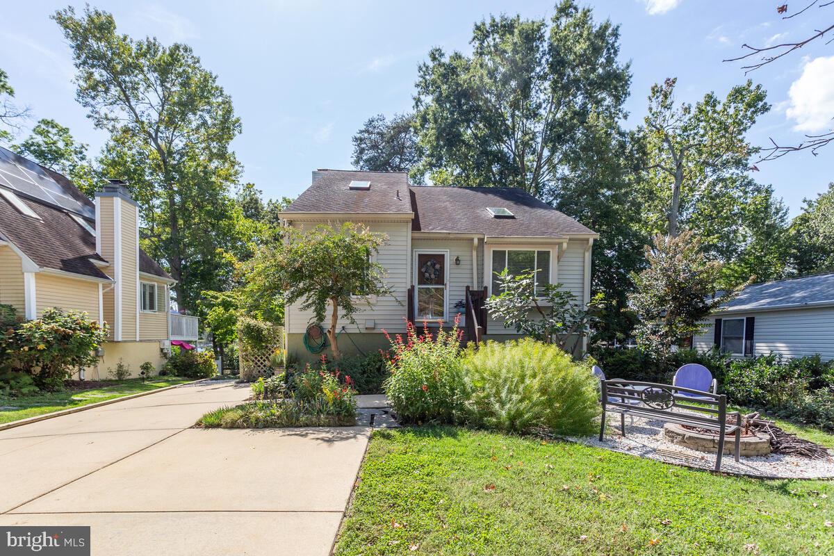 1193 BAY HIGHLANDS DRIVE