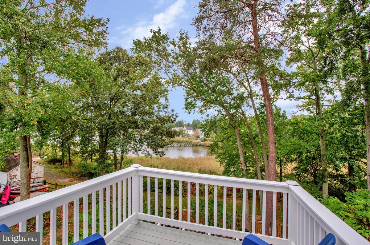 1193 BAY HIGHLANDS DRIVE