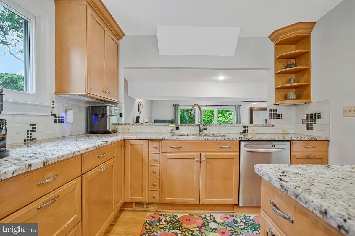 1193 BAY HIGHLANDS DRIVE