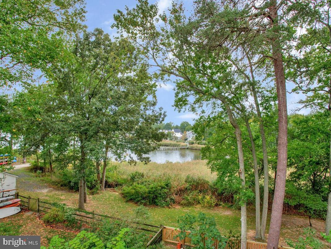 1193 BAY HIGHLANDS DRIVE