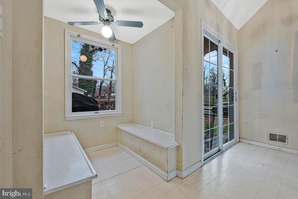 3426 NARRAGANSETT AVENUE