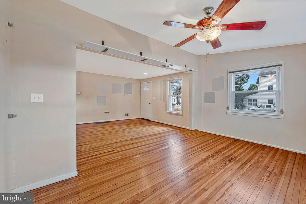 3426 NARRAGANSETT AVENUE