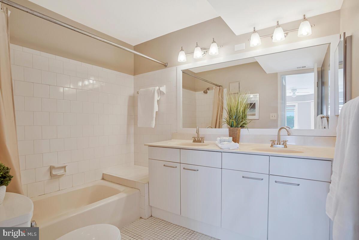 7002 CHANNEL VILLAGE COURT 101