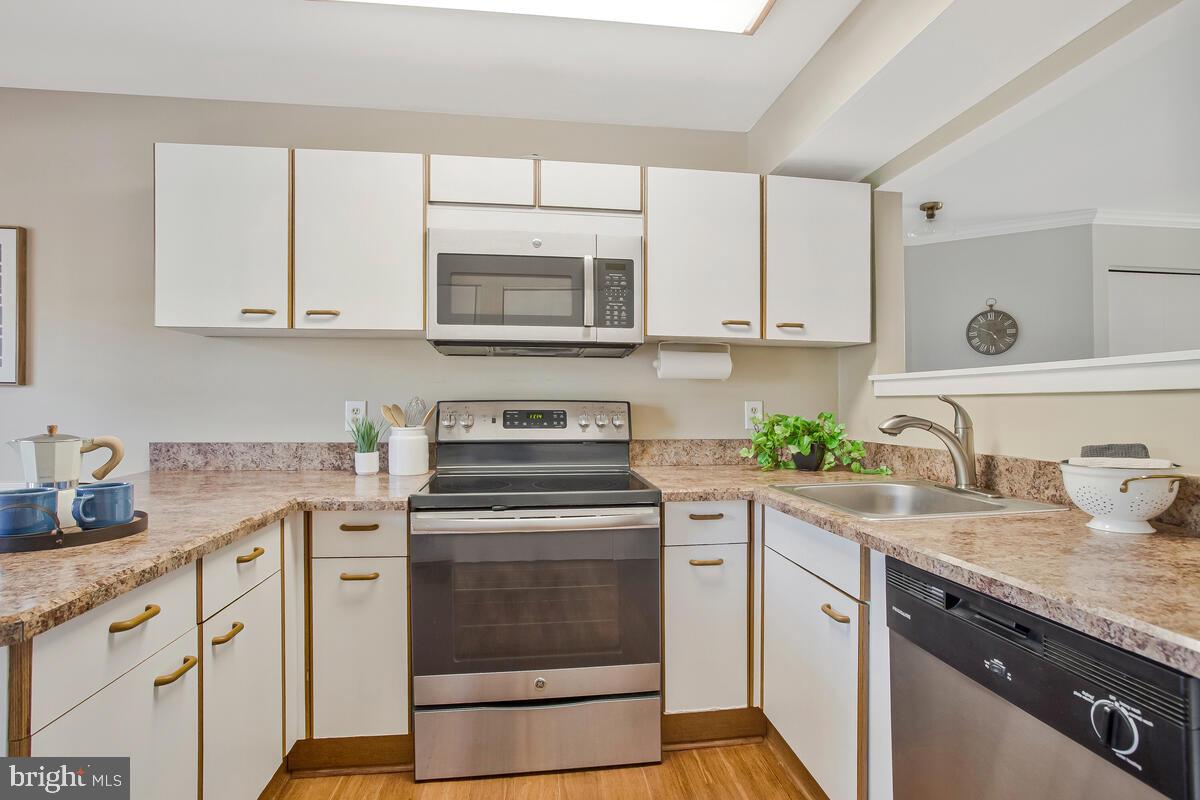 7002 CHANNEL VILLAGE COURT 101