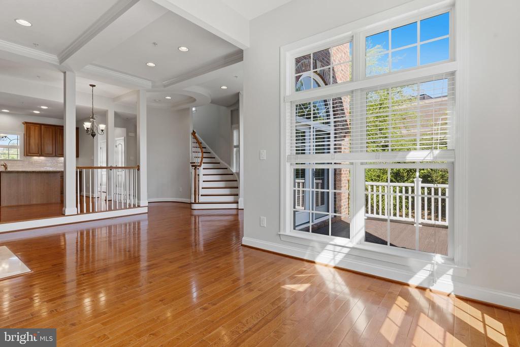211 ZINFANDEL LANE