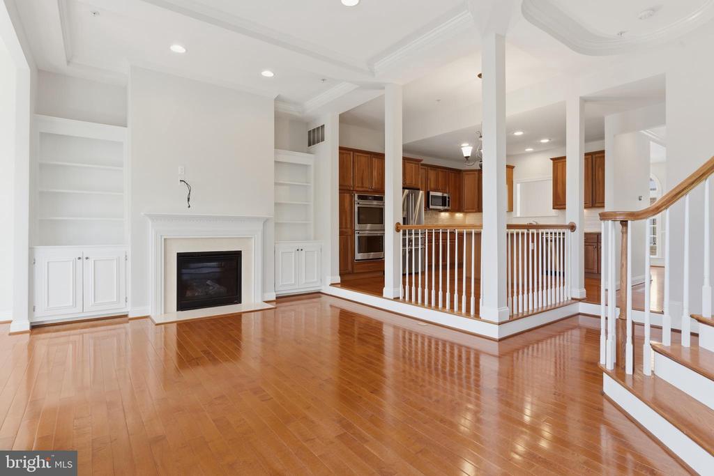 211 ZINFANDEL LANE