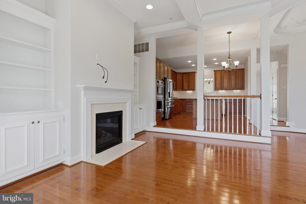 211 ZINFANDEL LANE